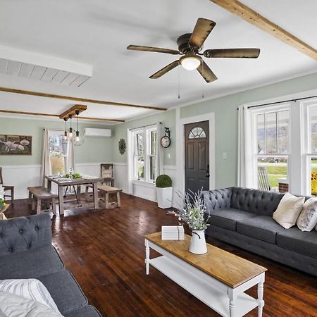 Charming 4 Bedroom Farmhouse With Large Backyard For Entertaining Mountain City Exterior photo