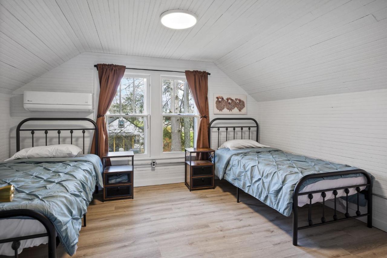 Charming 4 Bedroom Farmhouse With Large Backyard For Entertaining Mountain City Exterior photo